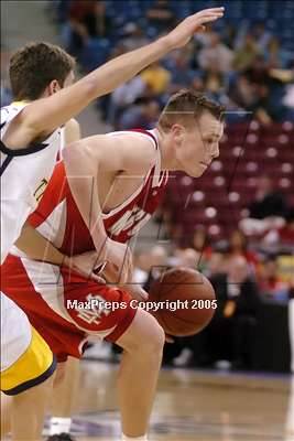 Thumbnail 3 in Mater Dei vs. Oak Ridge (State D2 Final) #1 photogallery.