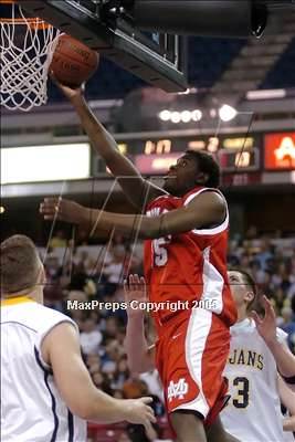 Thumbnail 2 in Mater Dei vs. Oak Ridge (State D2 Final) #1 photogallery.