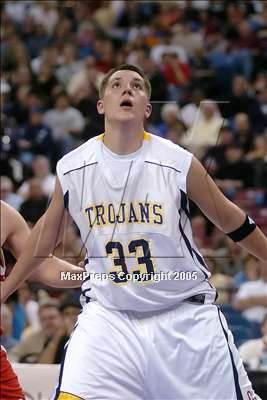 Thumbnail 3 in Mater Dei vs. Oak Ridge (State D2 Final) #1 photogallery.