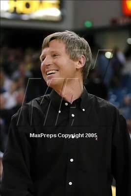 Thumbnail 1 in Mater Dei vs. Oak Ridge (State D2 Final) #1 photogallery.