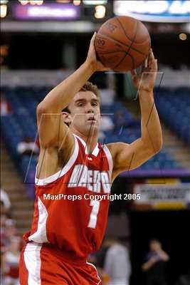 Thumbnail 3 in Mater Dei vs. Oak Ridge (State D2 Final) #1 photogallery.