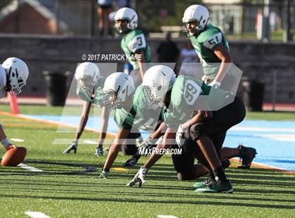 Thumbnail 3 in Wakefield @ Yorktown photogallery.