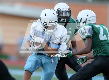 Thumbnail 2 in Wakefield @ Yorktown photogallery.