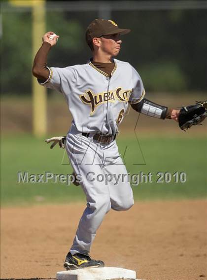 Thumbnail 2 in Yuba City vs. Rio Americano (CIF SJS D3 Playoffs) photogallery.