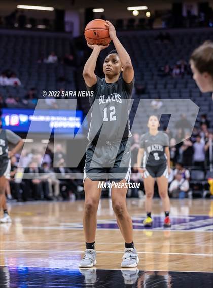 Thumbnail 2 in Sierra Canyon vs Archbishop Mitty (CIF Open Division Championship) photogallery.