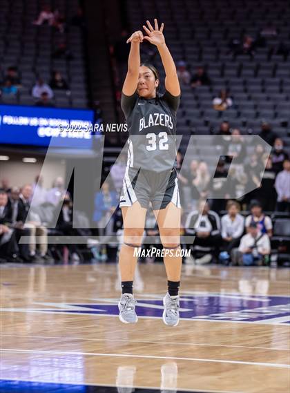 Thumbnail 2 in Sierra Canyon vs Archbishop Mitty (CIF Open Division Championship) photogallery.
