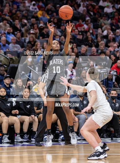 Thumbnail 2 in Sierra Canyon vs Archbishop Mitty (CIF Open Division Championship) photogallery.