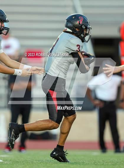 Thumbnail 1 in Lake Highlands @ Nimitz photogallery.