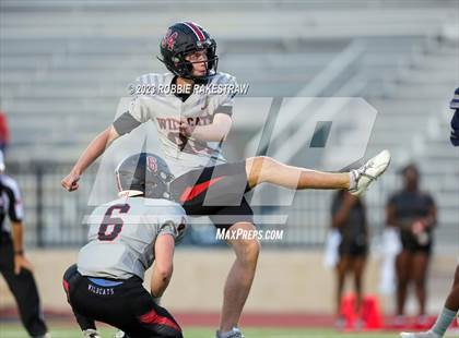 Thumbnail 1 in Lake Highlands @ Nimitz photogallery.