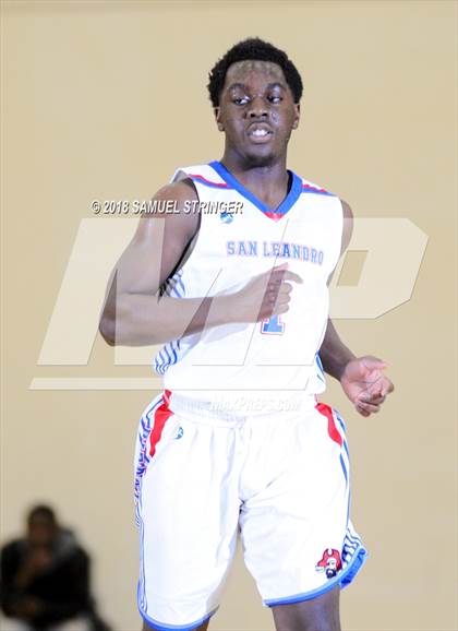 Thumbnail 2 in San Leandro vs. Menlo-Atherton (Chabot MLK Classic Showcase) photogallery.