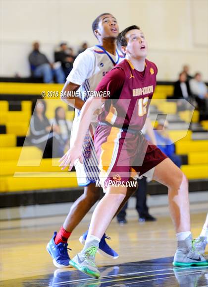 Thumbnail 3 in San Leandro vs. Menlo-Atherton (Chabot MLK Classic Showcase) photogallery.