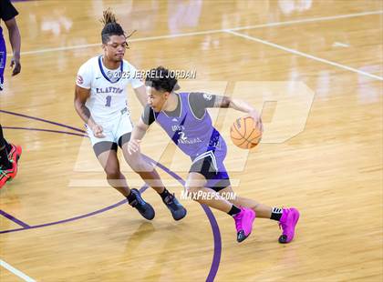 Thumbnail 2 in John Marshall vs Clayton (John Wall Holiday Invitational) photogallery.