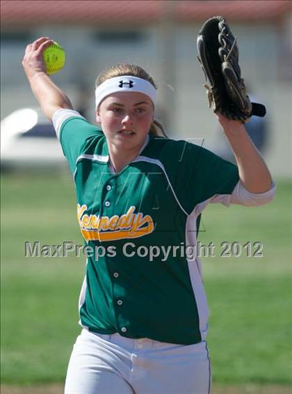 Thumbnail 3 in Kennedy @ Burbank photogallery.