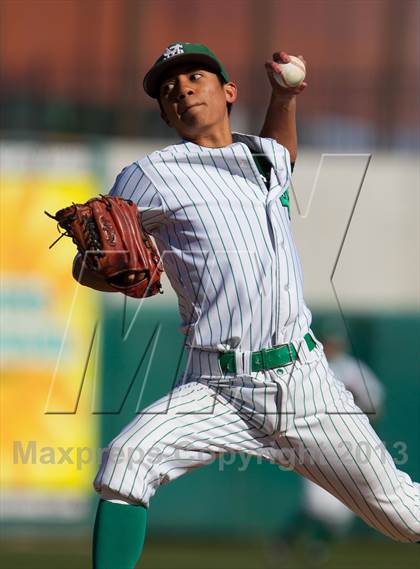 Thumbnail 1 in Orange Lutheran vs. St. Mary's photogallery.