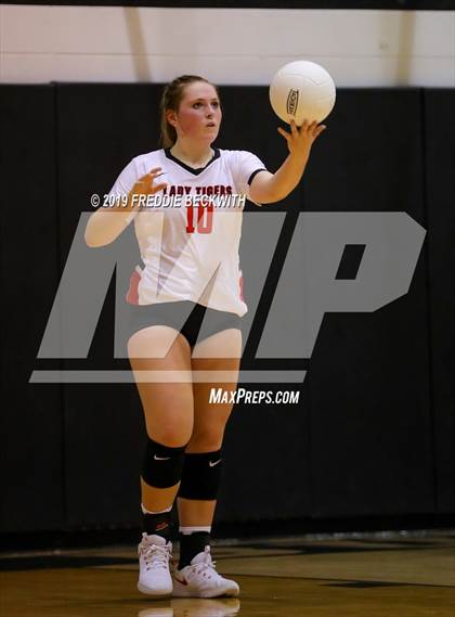 Thumbnail 2 in Collinsville vs. Trenton photogallery.