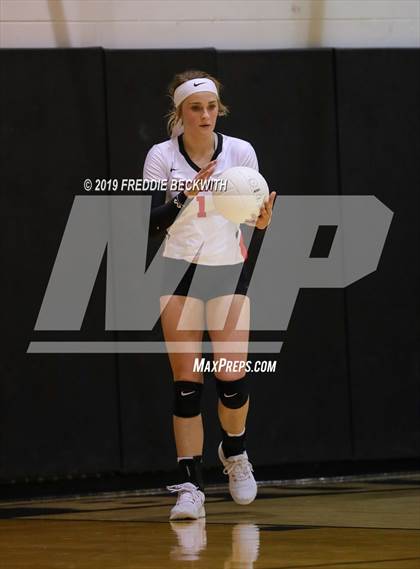Thumbnail 1 in Collinsville vs. Trenton photogallery.