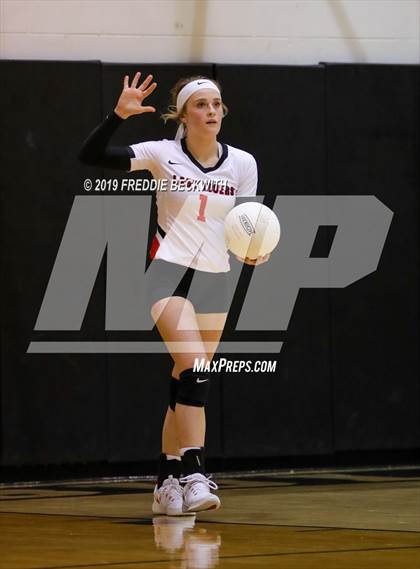Thumbnail 2 in Collinsville vs. Trenton photogallery.