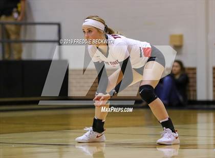 Thumbnail 3 in Collinsville vs. Trenton photogallery.