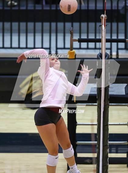 Thumbnail 1 in Collinsville vs. Trenton photogallery.