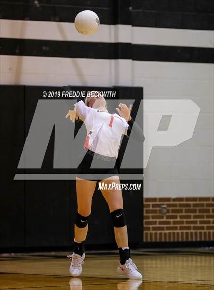 Thumbnail 3 in Collinsville vs. Trenton photogallery.