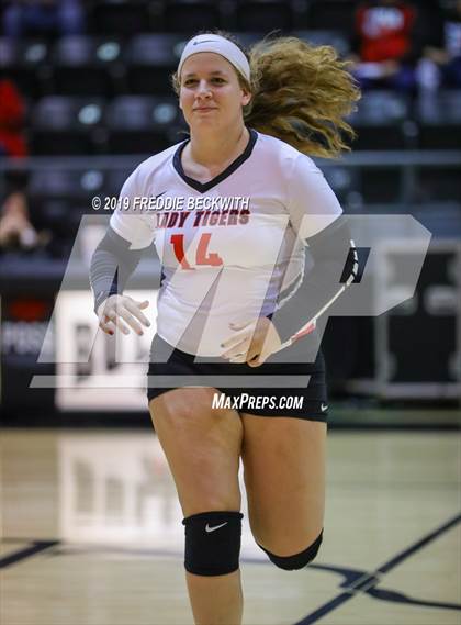 Thumbnail 3 in Collinsville vs. Trenton photogallery.