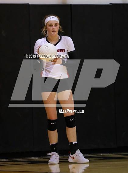 Thumbnail 3 in Collinsville vs. Trenton photogallery.