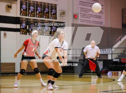 Thumbnail 2 in Collinsville vs. Trenton photogallery.