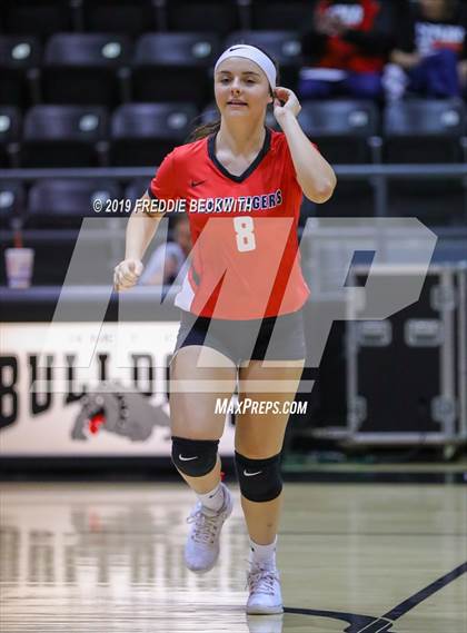 Thumbnail 2 in Collinsville vs. Trenton photogallery.