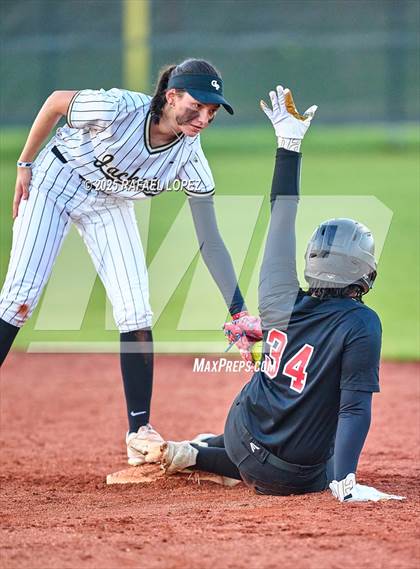 Thumbnail 1 in Waltrip @ Galena Park photogallery.
