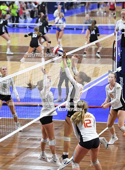 Thumbnail 3 in Coronado vs. D'Evelyn (CHSAA 4A Round 1) photogallery.