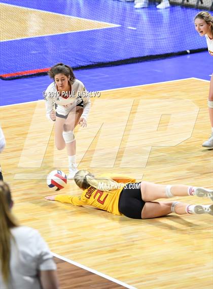 Thumbnail 3 in Coronado vs. D'Evelyn (CHSAA 4A Round 1) photogallery.