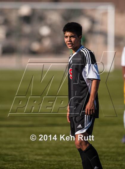 Thumbnail 2 in Highland vs. Albuquerque Academy photogallery.