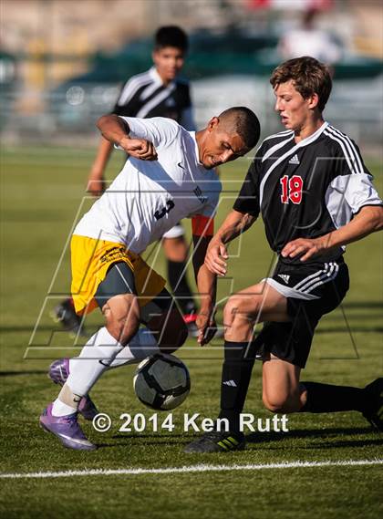 Thumbnail 1 in Highland vs. Albuquerque Academy photogallery.