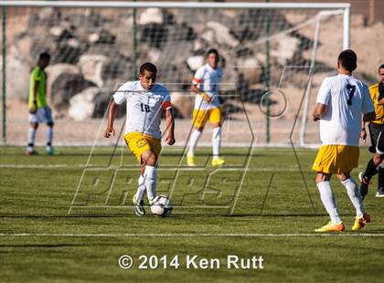 Thumbnail 3 in Highland vs. Albuquerque Academy photogallery.