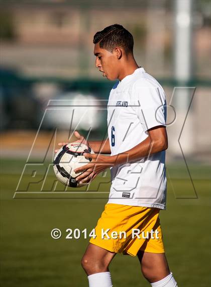 Thumbnail 1 in Highland vs. Albuquerque Academy photogallery.