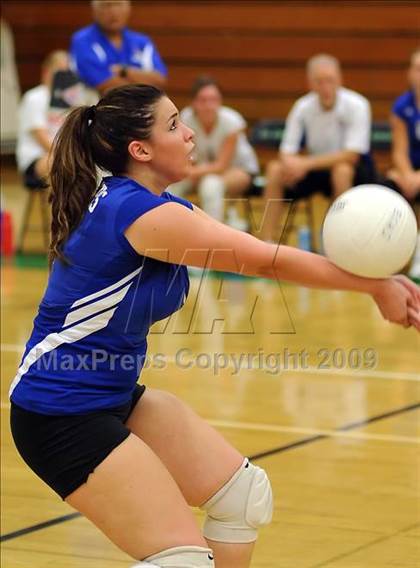 Thumbnail 2 in Del Campo @ El Camino photogallery.