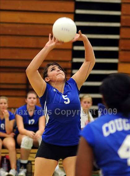 Thumbnail 3 in Del Campo @ El Camino photogallery.