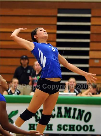 Thumbnail 3 in Del Campo @ El Camino photogallery.