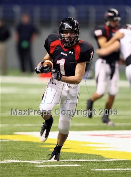 Thumbnail 1 in Flour Bluff vs. Lake Travis (Texas 4A Region 4 Playoffs) photogallery.