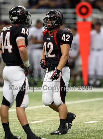 Thumbnail 3 in Flour Bluff vs. Lake Travis (Texas 4A Region 4 Playoffs) photogallery.