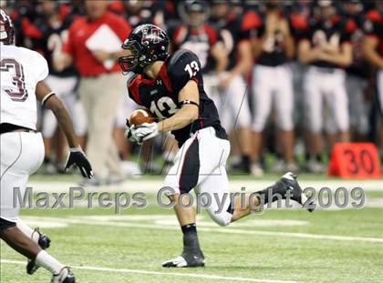 Thumbnail 3 in Flour Bluff vs. Lake Travis (Texas 4A Region 4 Playoffs) photogallery.