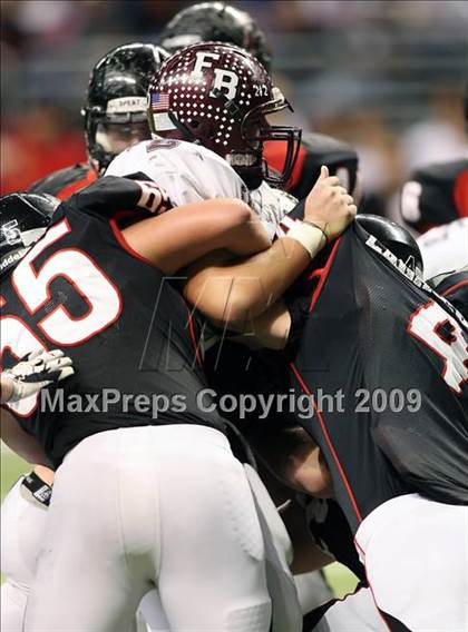 Thumbnail 3 in Flour Bluff vs. Lake Travis (Texas 4A Region 4 Playoffs) photogallery.