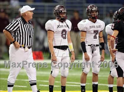Thumbnail 3 in Flour Bluff vs. Lake Travis (Texas 4A Region 4 Playoffs) photogallery.