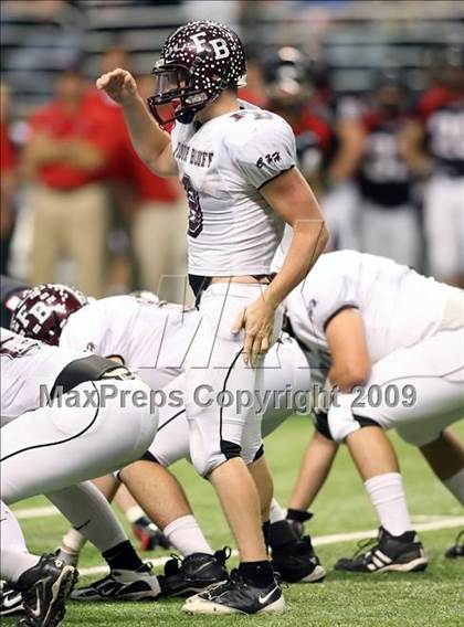 Thumbnail 1 in Flour Bluff vs. Lake Travis (Texas 4A Region 4 Playoffs) photogallery.