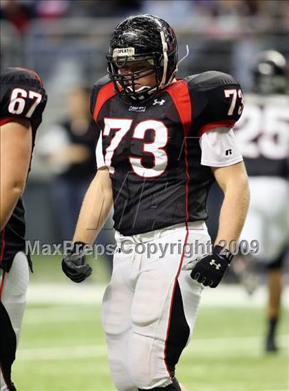 Thumbnail 1 in Flour Bluff vs. Lake Travis (Texas 4A Region 4 Playoffs) photogallery.