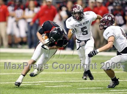 Thumbnail 3 in Flour Bluff vs. Lake Travis (Texas 4A Region 4 Playoffs) photogallery.
