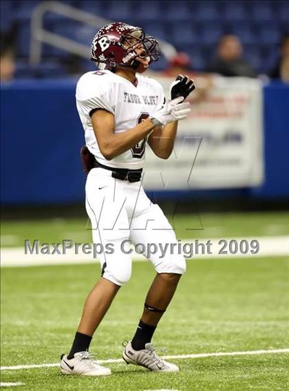 Thumbnail 3 in Flour Bluff vs. Lake Travis (Texas 4A Region 4 Playoffs) photogallery.
