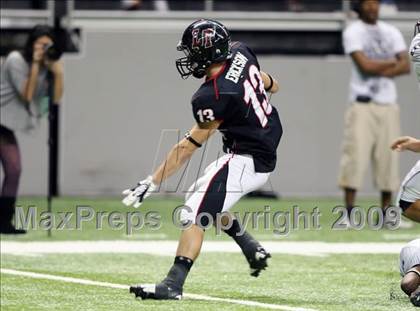 Thumbnail 1 in Flour Bluff vs. Lake Travis (Texas 4A Region 4 Playoffs) photogallery.