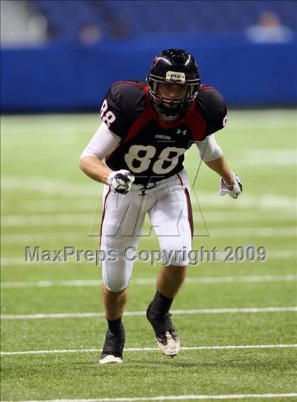 Thumbnail 2 in Flour Bluff vs. Lake Travis (Texas 4A Region 4 Playoffs) photogallery.