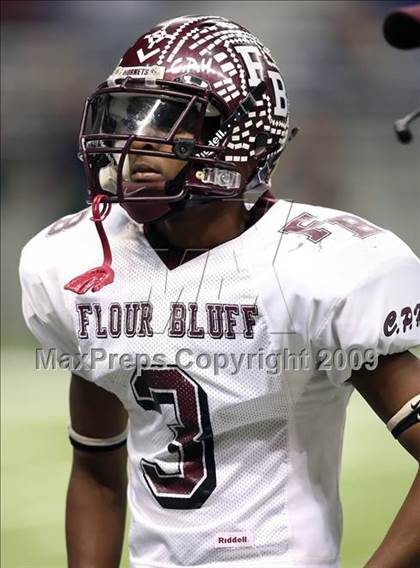 Thumbnail 1 in Flour Bluff vs. Lake Travis (Texas 4A Region 4 Playoffs) photogallery.